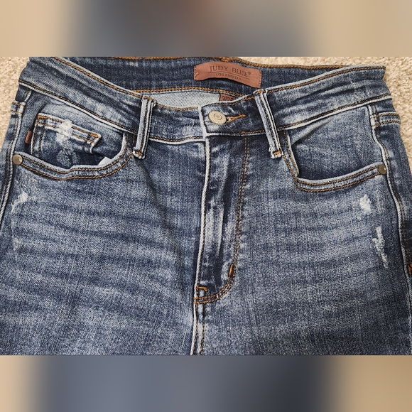 Judy Blue Jeans - Picture 5 of 8